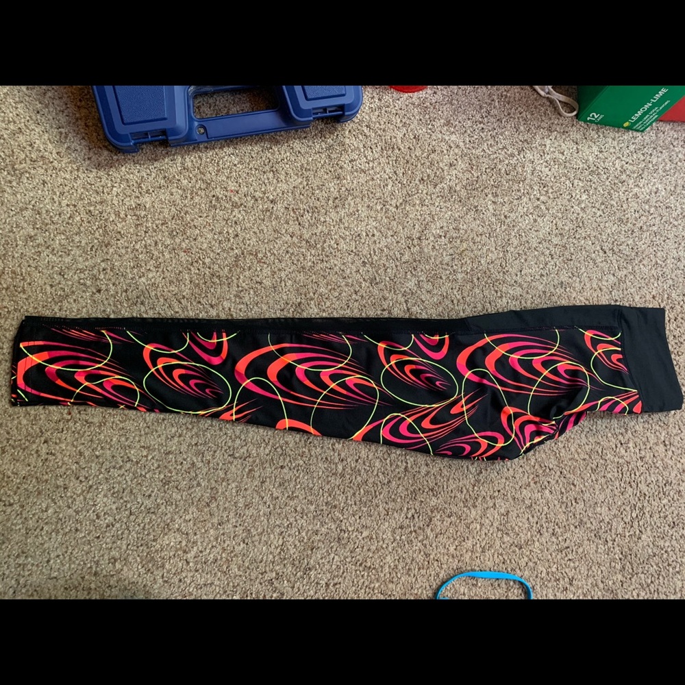 Size small colorful pop fit leggings